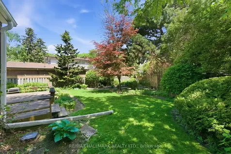 5 Bethune Boulevard Toronto ON M1M 3B6