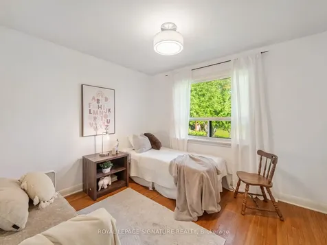 27 Dalecliff Crescent Toronto ON M1R 3L6