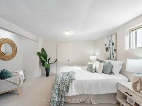 27 Dalecliff Crescent Toronto ON M1R 3L6