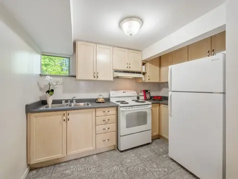 27 Dalecliff Crescent Toronto ON M1R 3L6