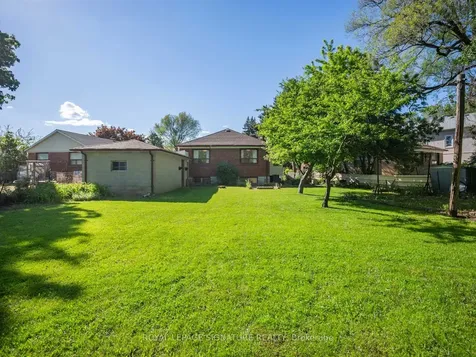27 Dalecliff Crescent Toronto ON M1R 3L6