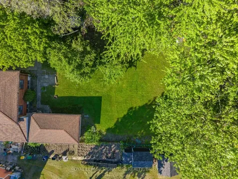 27 Dalecliff Crescent Toronto ON M1R 3L6