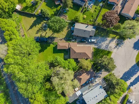 27 Dalecliff Crescent Toronto ON M1R 3L6