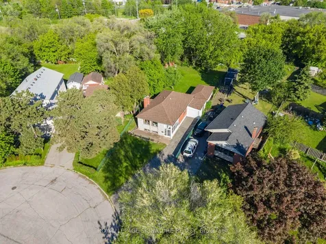 27 Dalecliff Crescent Toronto ON M1R 3L6