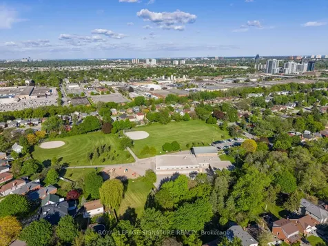 27 Dalecliff Crescent Toronto ON M1R 3L6