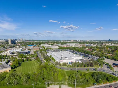27 Dalecliff Crescent Toronto ON M1R 3L6