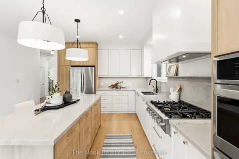 52 Nightingale Crescent Whitby ON L1M 0H4