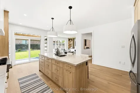 52 Nightingale Crescent Whitby ON L1M 0H4