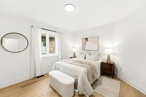 52 Nightingale Crescent Whitby ON L1M 0H4