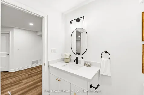 52 Nightingale Crescent Whitby ON L1M 0H4
