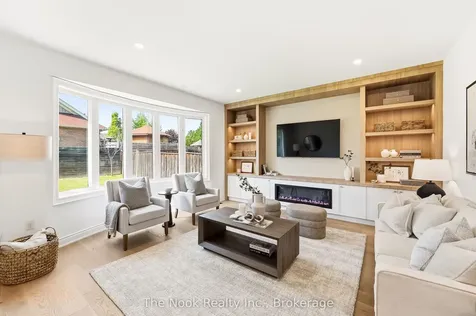 52 Nightingale Crescent Whitby ON L1M 0H4