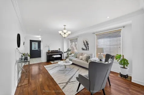 61 Vanguard Drive Whitby ON L1M 2P1