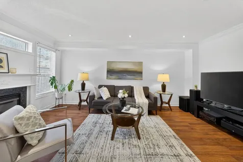 61 Vanguard Drive Whitby ON L1M 2P1