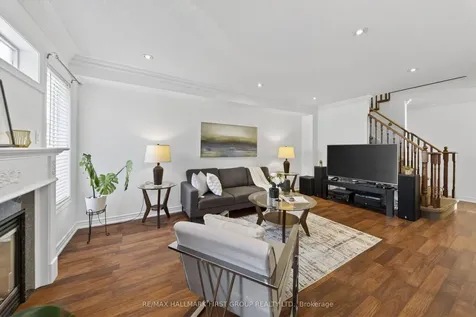 61 Vanguard Drive Whitby ON L1M 2P1