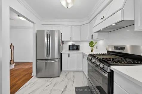 61 Vanguard Drive Whitby ON L1M 2P1