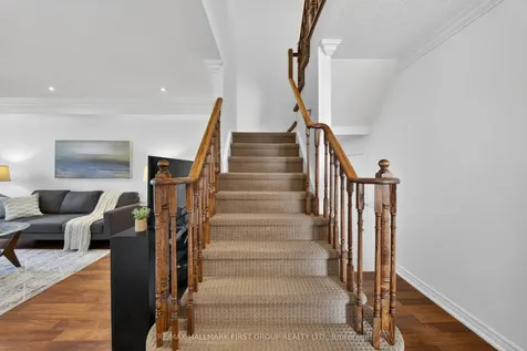 61 Vanguard Drive Whitby ON L1M 2P1