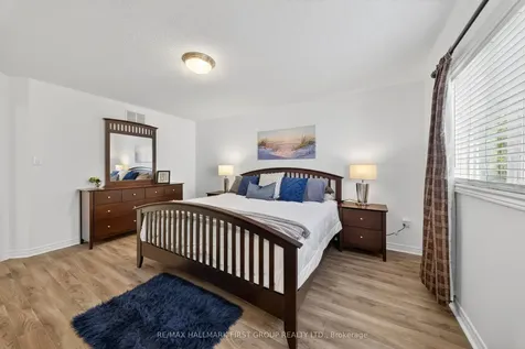 61 Vanguard Drive Whitby ON L1M 2P1