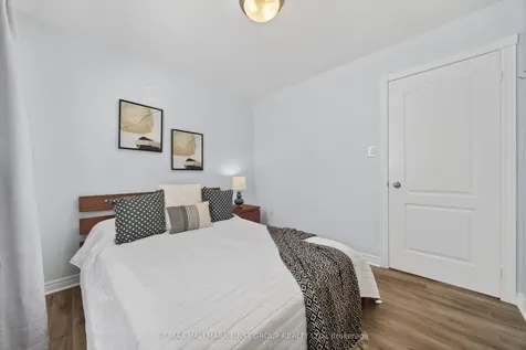 61 Vanguard Drive Whitby ON L1M 2P1