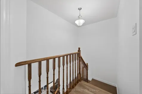 61 Vanguard Drive Whitby ON L1M 2P1