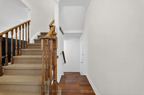 61 Vanguard Drive Whitby ON L1M 2P1