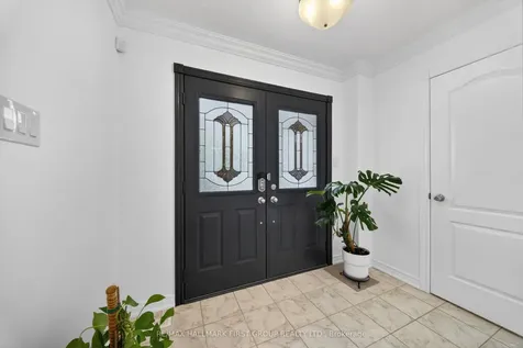 61 Vanguard Drive Whitby ON L1M 2P1