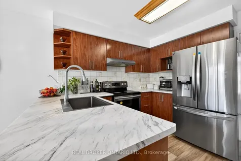 1523 Bentley Lane Pickering ON L1X 2M6