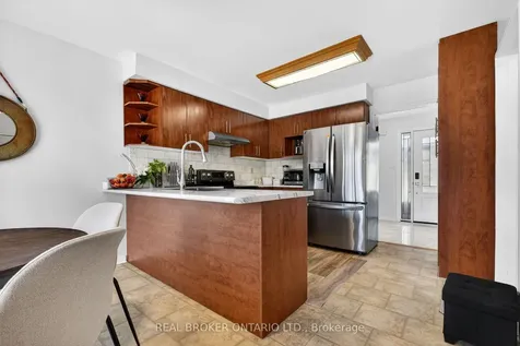 1523 Bentley Lane Pickering ON L1X 2M6
