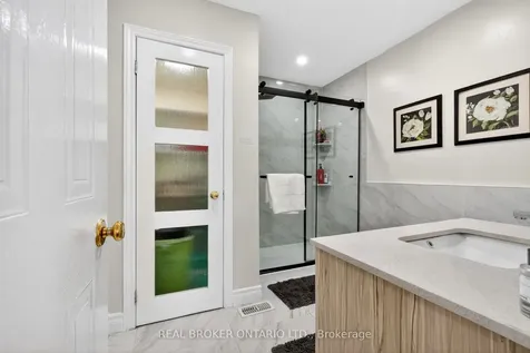 1523 Bentley Lane Pickering ON L1X 2M6