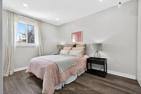 1523 Bentley Lane Pickering ON L1X 2M6
