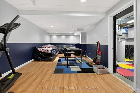 1523 Bentley Lane Pickering ON L1X 2M6