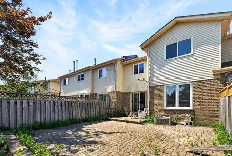 1523 Bentley Lane Pickering ON L1X 2M6