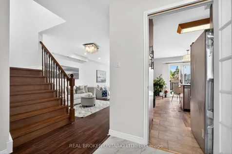 1523 Bentley Lane Pickering ON L1X 2M6