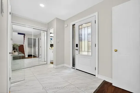 1523 Bentley Lane Pickering ON L1X 2M6