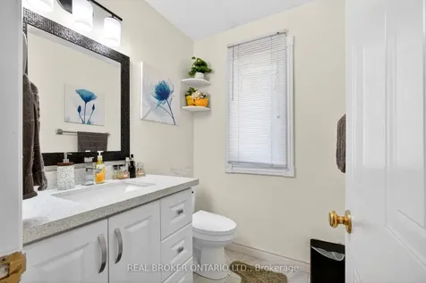 1523 Bentley Lane Pickering ON L1X 2M6