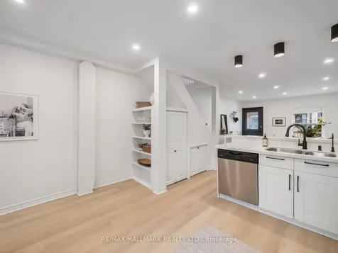 3 Woodville Avenue Toronto ON M4K 2J5