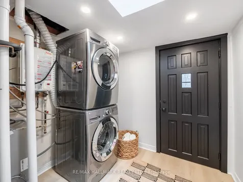 3 Woodville Avenue Toronto ON M4K 2J5