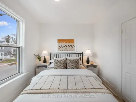 3 Woodville Avenue Toronto ON M4K 2J5
