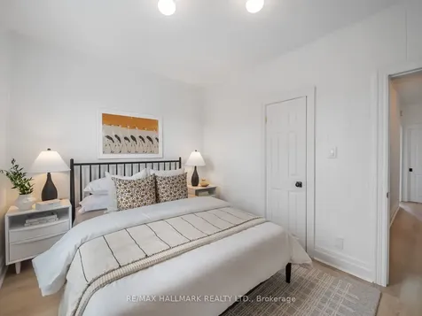 3 Woodville Avenue Toronto ON M4K 2J5