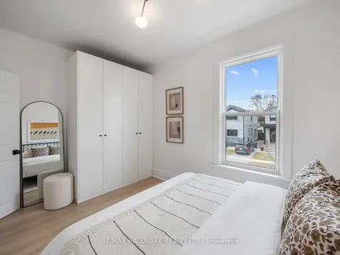 3 Woodville Avenue Toronto ON M4K 2J5
