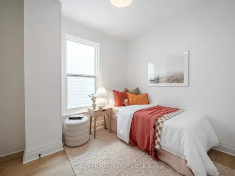 3 Woodville Avenue Toronto ON M4K 2J5
