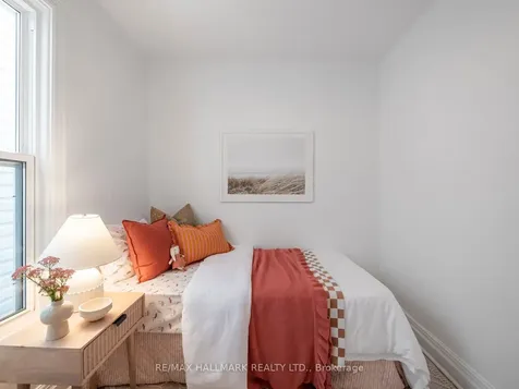 3 Woodville Avenue Toronto ON M4K 2J5