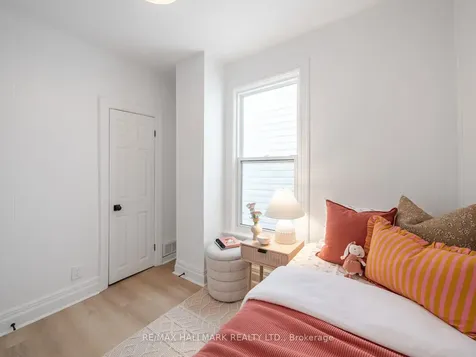 3 Woodville Avenue Toronto ON M4K 2J5