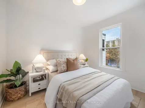 3 Woodville Avenue Toronto ON M4K 2J5
