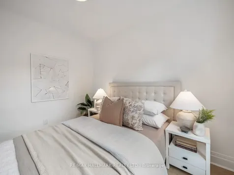 3 Woodville Avenue Toronto ON M4K 2J5