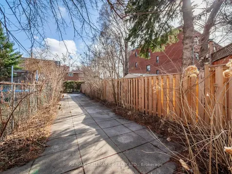 3 Woodville Avenue Toronto ON M4K 2J5