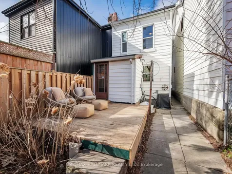 3 Woodville Avenue Toronto ON M4K 2J5