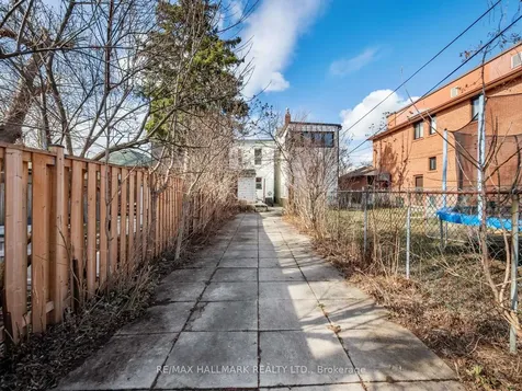 3 Woodville Avenue Toronto ON M4K 2J5
