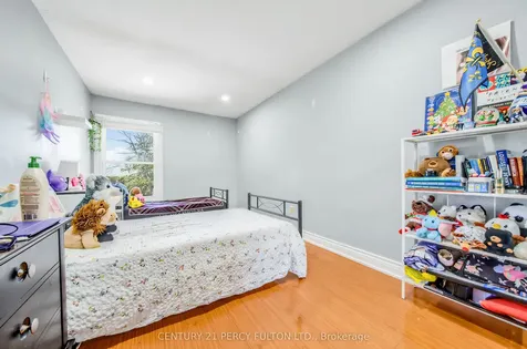 49 Croach Crescent Toronto ON M1S 4H9
