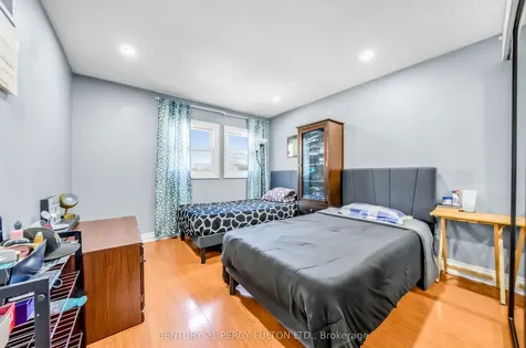 49 Croach Crescent Toronto ON M1S 4H9