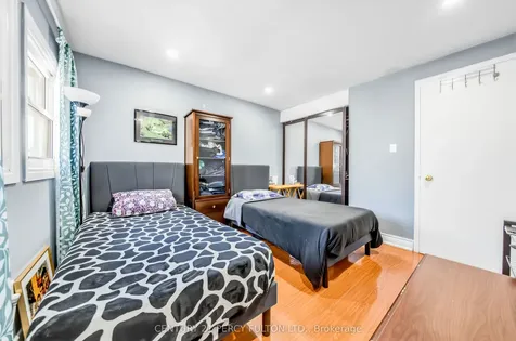 49 Croach Crescent Toronto ON M1S 4H9